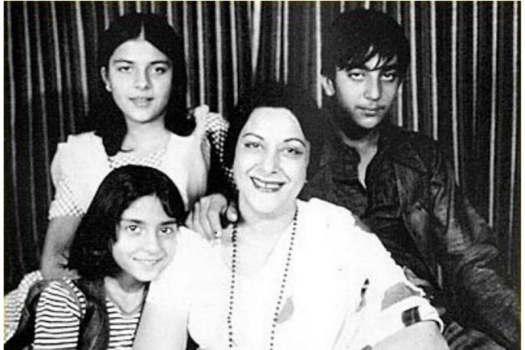 Nargis Dutt Family pic