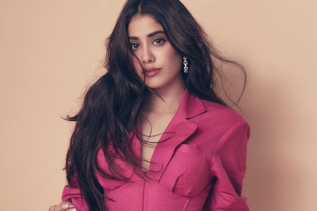 Janhvi Kapoor In Pink Flawless look fashion goals 