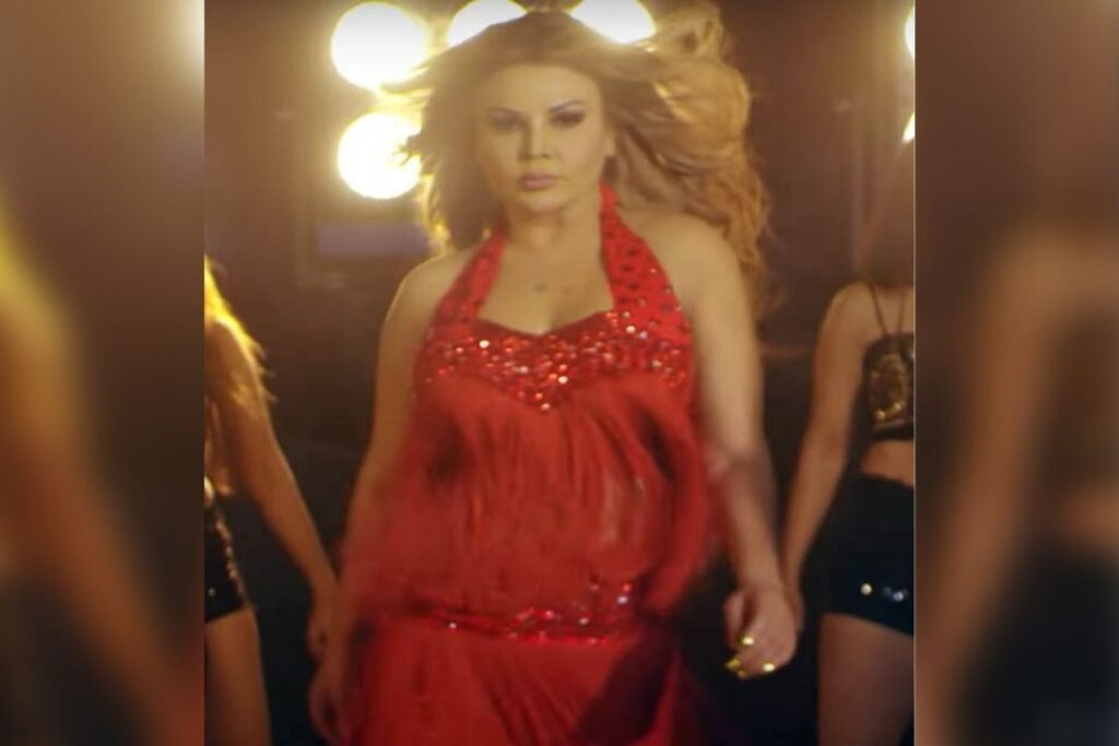 Rakhi Sawant looks hot in Dream Mein Entry Dance Cover!