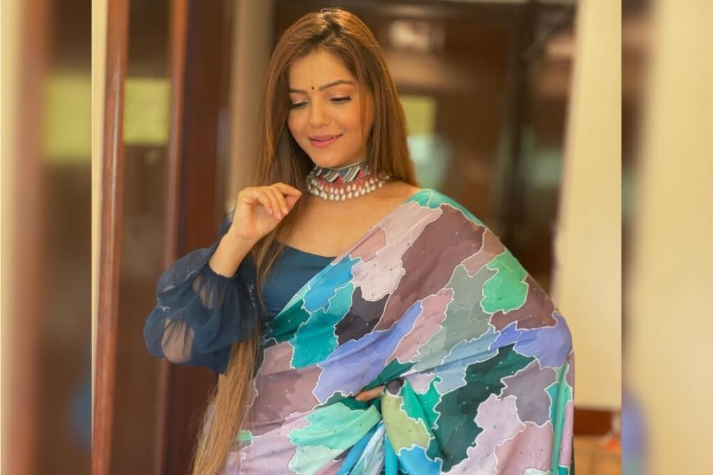 Rubina Dilaik looks ravishing in blue saree