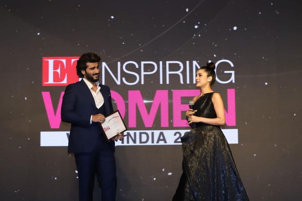 Shehnaaz Receives 'Promising Fresh Face' Award  ET Inspiring Women Awards 2021