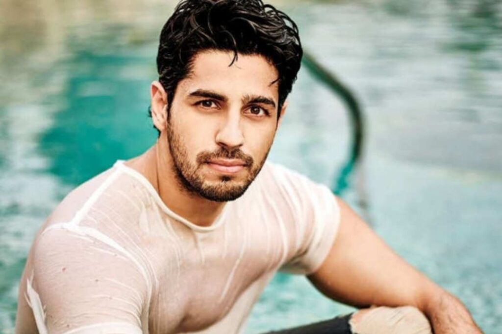 Sidharth Malhotra Asks Fans ‘Can You Sea Me Clearly Now’ As He Post THIS Shirtless Picture