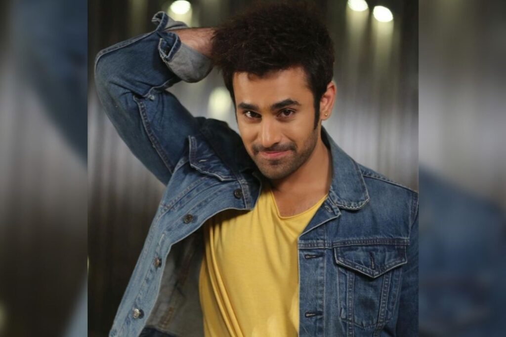 Pearl V Puri in denim yellow tshirt looks cute