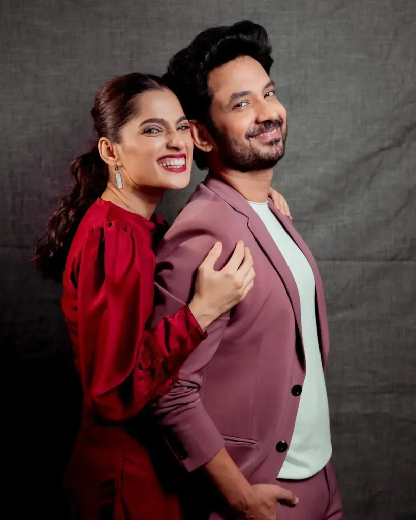 Priya Bapat And Umesh Kamat hot photos