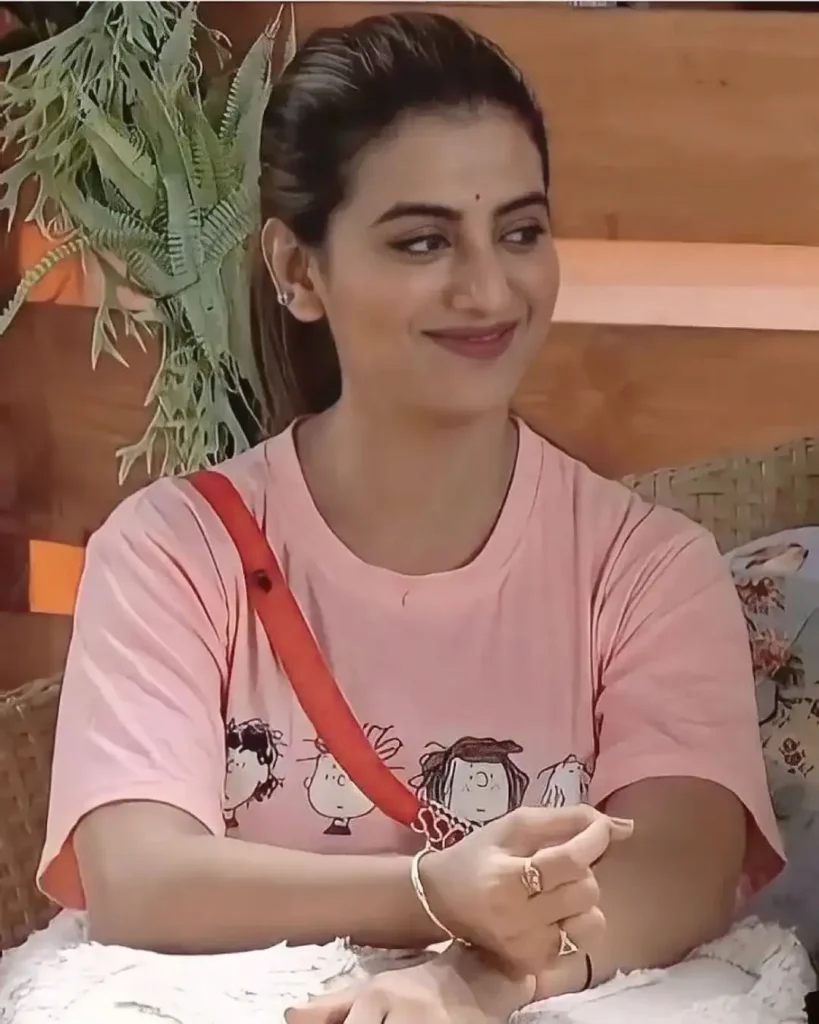 Akshara Singh smile in Bigg Boss OTT House