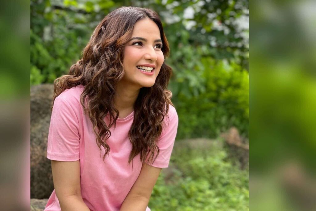 Jasmin Bhasin blushes in pink outfit