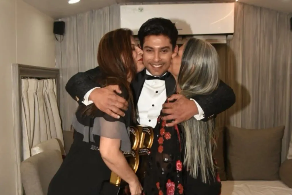 Sidharth Shukla with mother Reeta Shukla and sister on Bigg Boss 13 finale night 