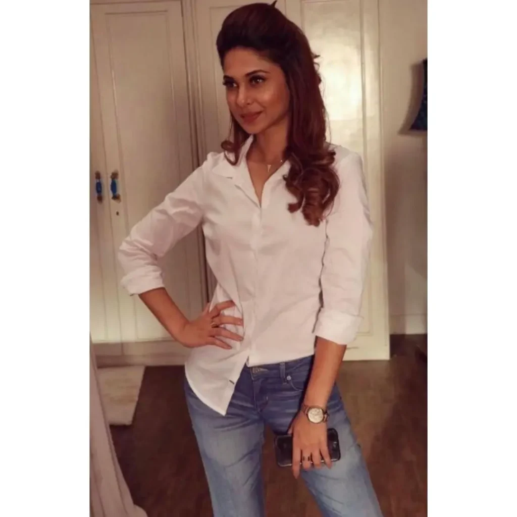 Jennifer Winget in blue denim and white shirt