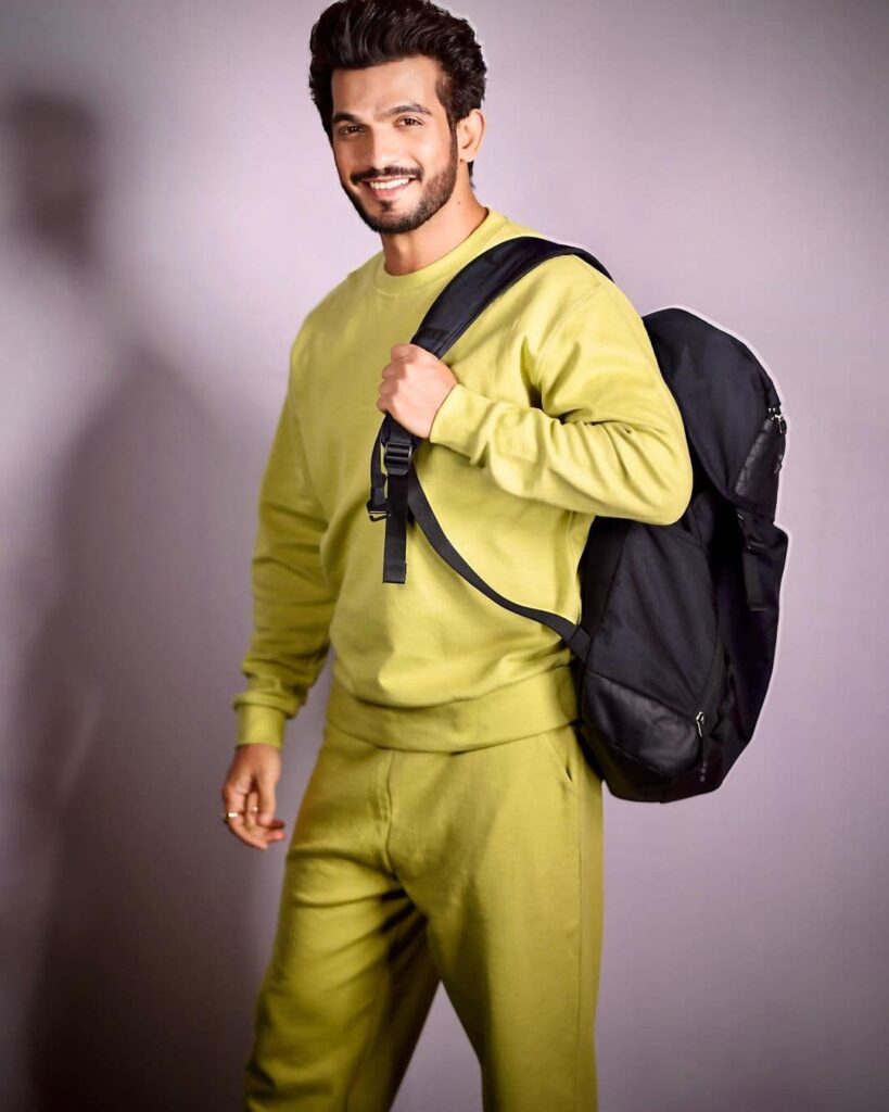 Arjun Bijlani in green sportswear