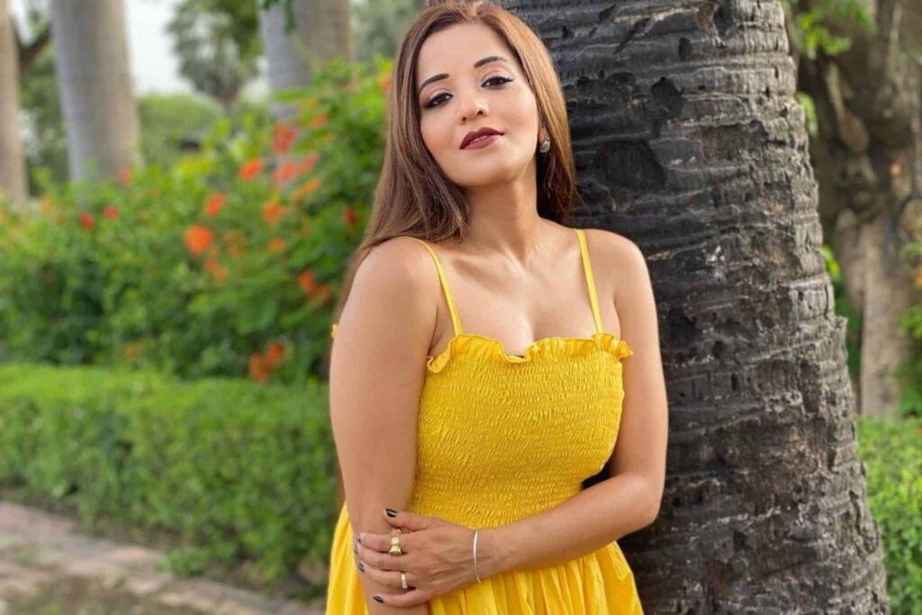 Monalisa Looks Burning Hot As She Goes Bold In Sultry Yellow Dress, See Pics