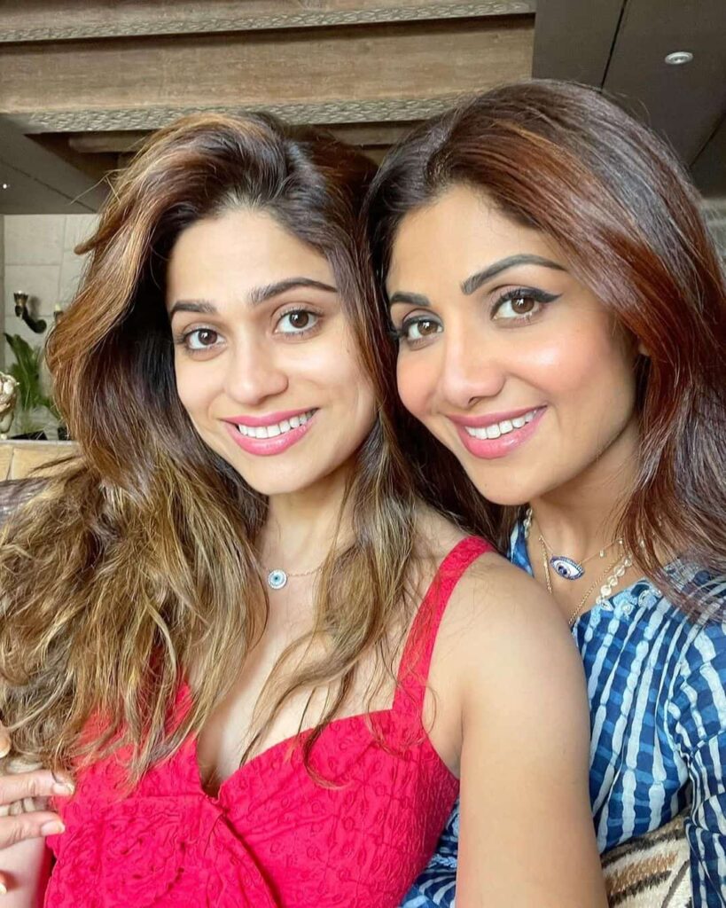 Shamita Shetty with sister Shilpa Shetty