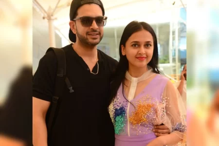 Karan Kundrra and Tejasswi Prakash Spotted at airport kiss each other