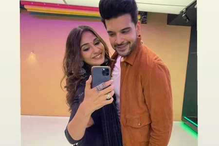 Vidhi Pandya Click A Selfie With Karan Kundrra On Their Reunion, Calls Him 'Motku'