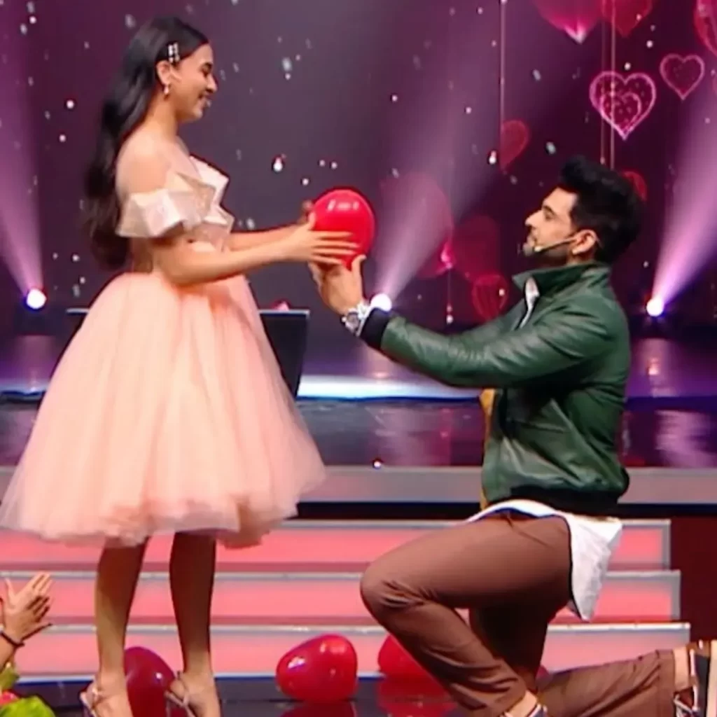 Karan Kundrra and Tejasswi Prakash in Dance Deewane Juniors