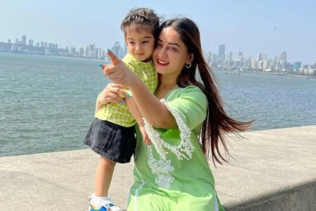 Mahhi Vij with her daughter Tara