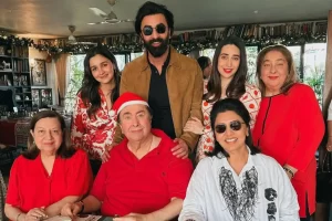 Alia Bhatt and Ranbir Kapoor Family Christmas Celebrations Pictures with Neetu Kapoor, Shaheen Bhatt, Randhir Kapoor, Babita Kapoor, Karishma Kapoor, Kareena Kapoor Khan